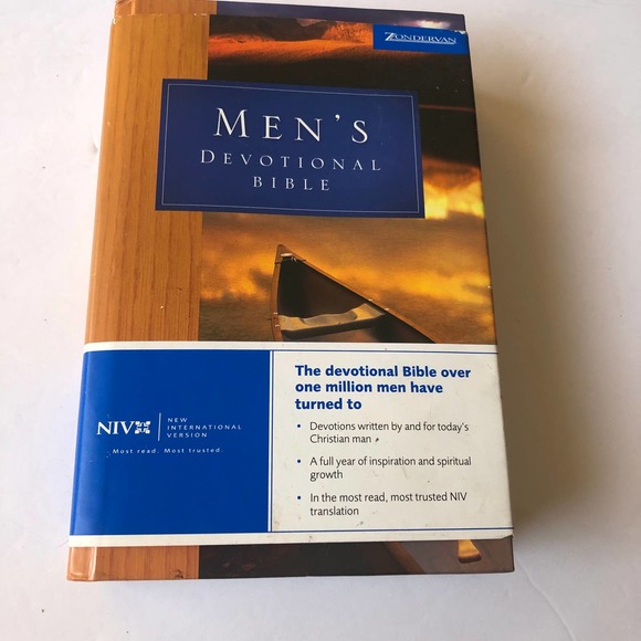 Men's Devotional Bible New International Version NIV - Picture 1 of 3